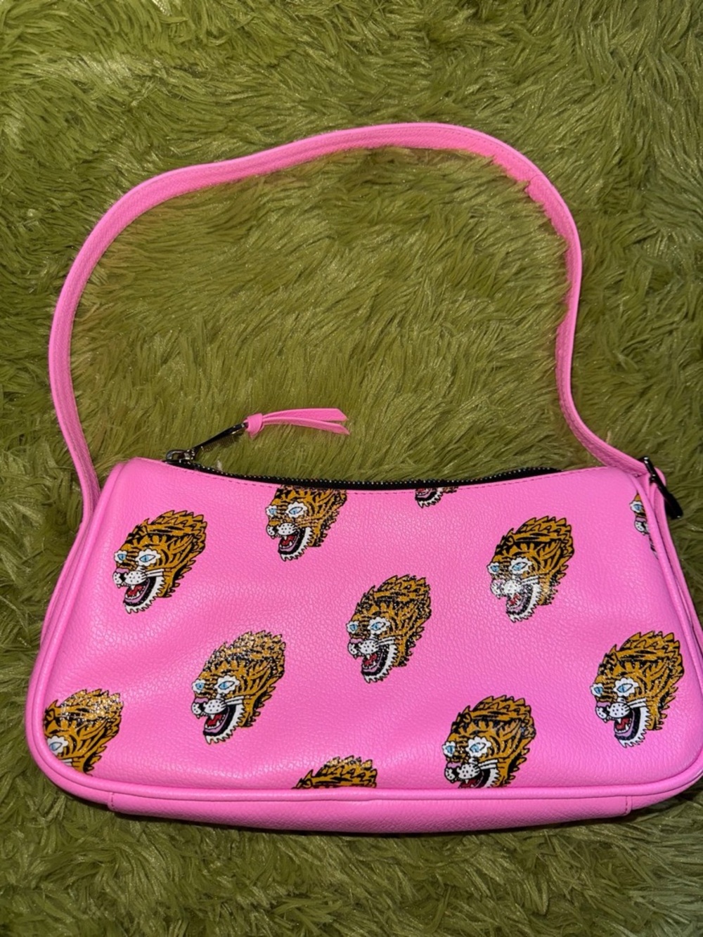 ISO (not for sale!): Min & Mon bright pink purse with tigers